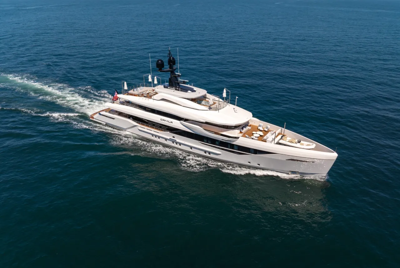 50M YACHT CAMILA’S GRAND ENTRANCE IN MONACO